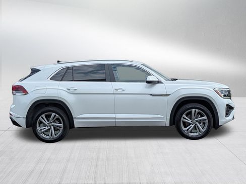 Used 2024 Volkswagen Atlas Cross Sport SEL R-Line AWD/4WD image 8