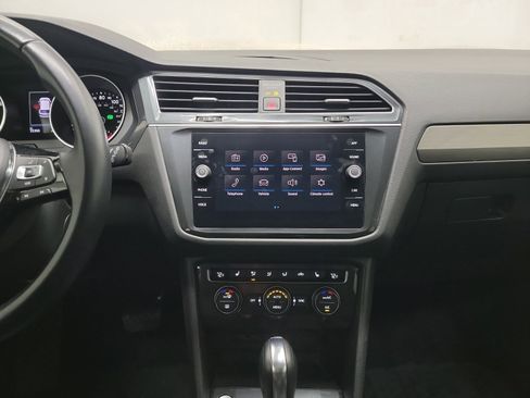 Used 2019 Volkswagen Tiguan SE w/ Panoramic Sunroof Package image 20