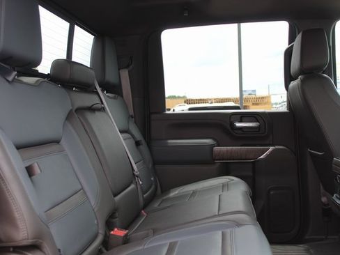 Used 2023 GMC Sierra 3500 Denali AWD/4WD image 17