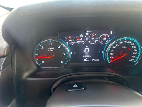 Used 2017 Chevrolet Suburban Premier image 24