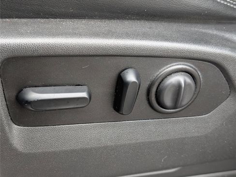 Used 2019 Chevrolet Silverado 1500 High Country w/ Technology Package image 21