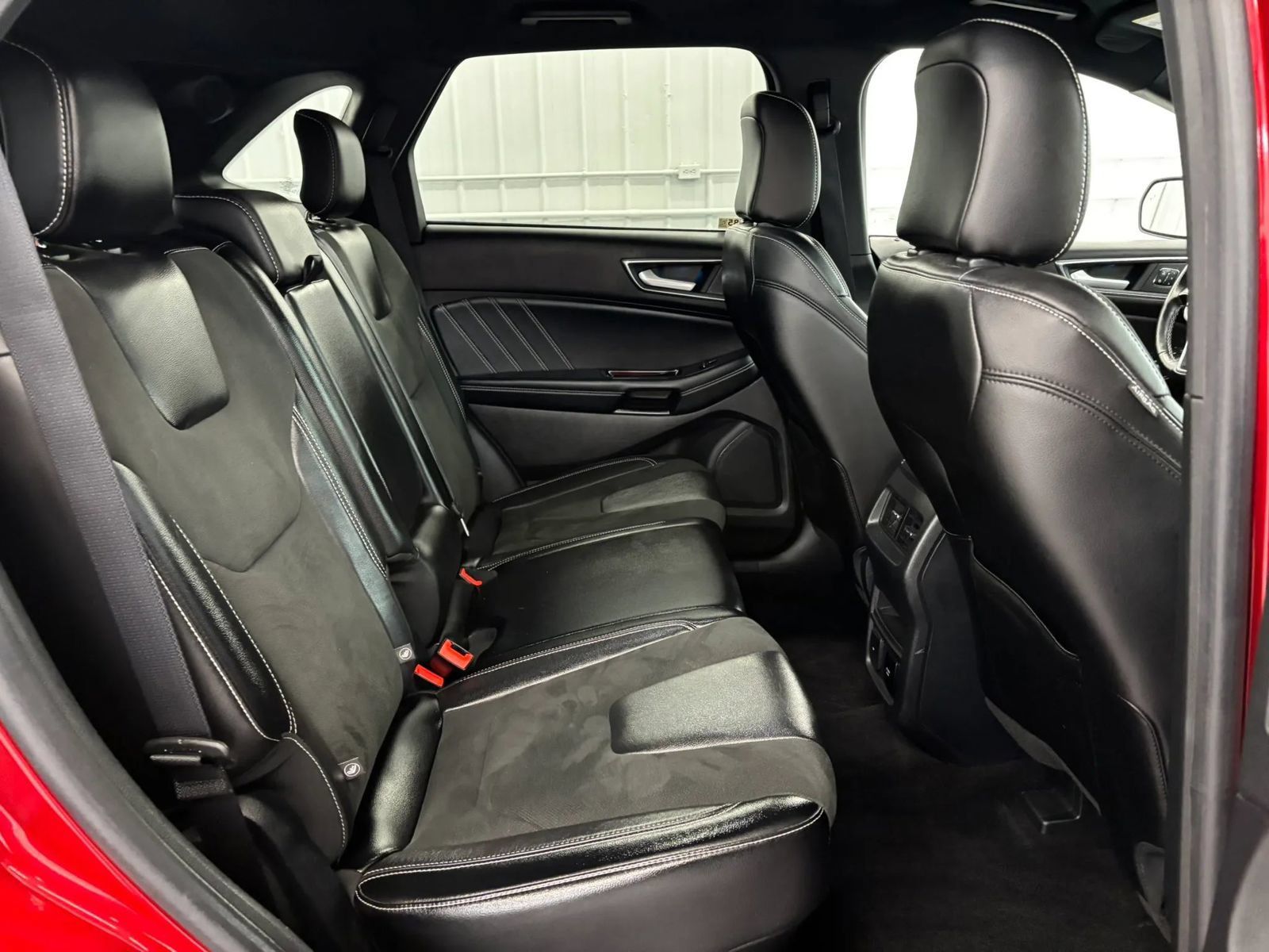 Used 2020 Ford Edge ST w/ Cold Weather Package AWD/4WD image 32