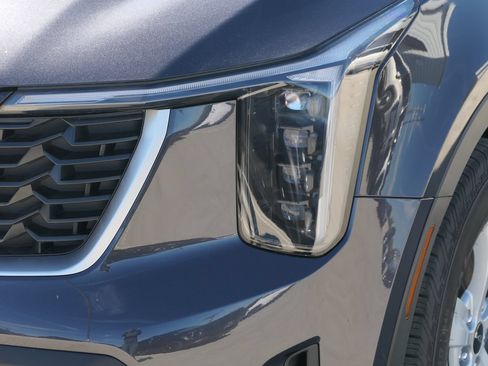 New 2026 Kia Sorento LX FWD image 8