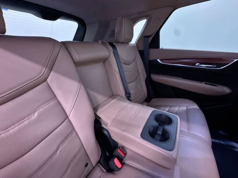 Used 2017 Cadillac XT5 Platinum w/ Driver Assist Package AWD/4WD image 40