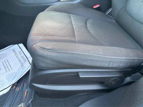 Used 2016 GMC Acadia SLE AWD/4WD image 19