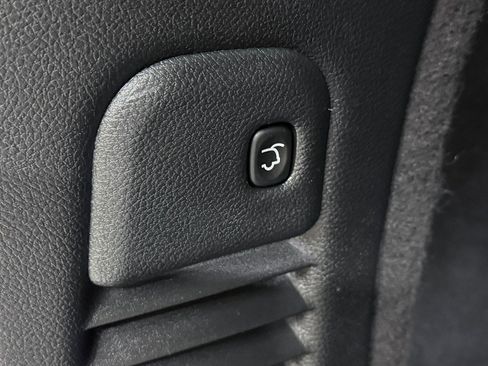 Used 2022 Dodge Durango R/T w/ Blacktop Package image 8