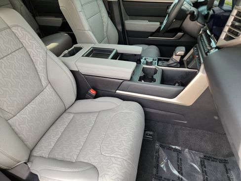 Used 2024 Toyota Tundra Limited image 11