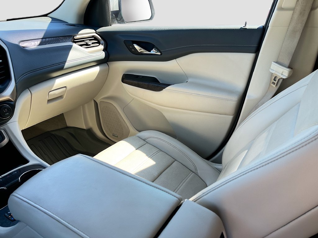Used 2023 GMC Acadia Denali w/ Denali Technology Package FWD image 23