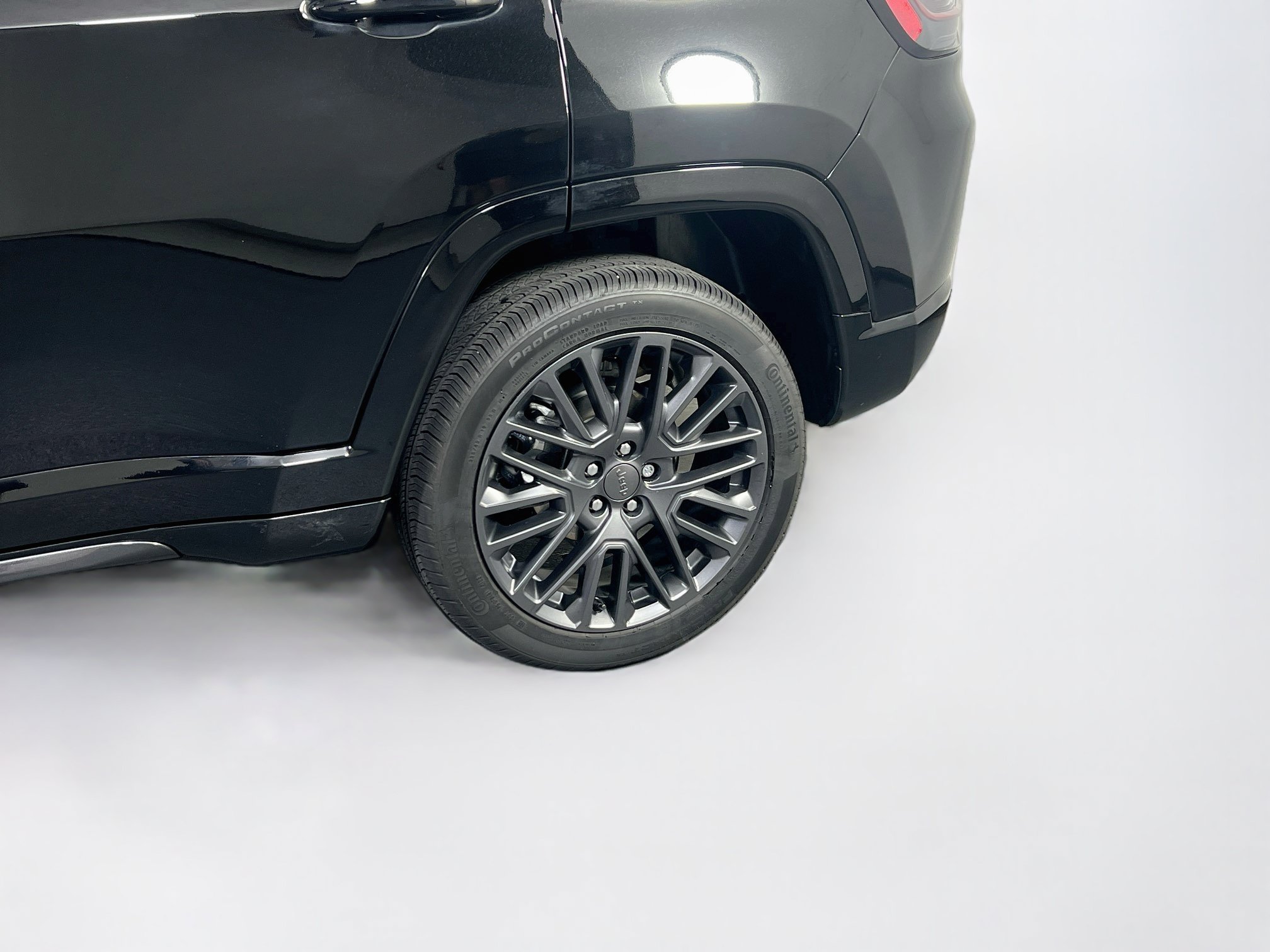 Used 2023 Jeep Compass High Altitude AWD/4WD image 30