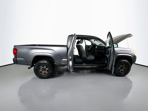 Used 2018 Toyota Tacoma SR RWD image 18