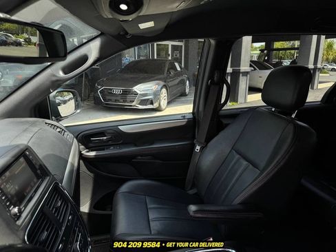 Used 2019 Dodge Grand Caravan GT FWD image 17