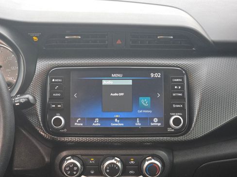 Used 2023 Nissan Kicks SV image 16