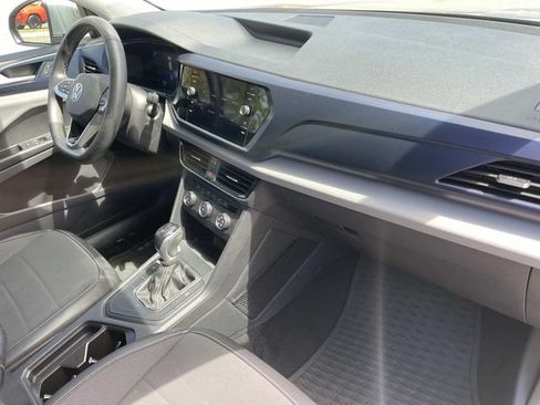 Certified 2022 Volkswagen Taos SE FWD image 29