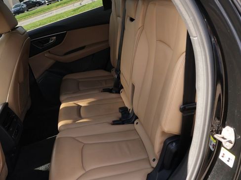 Used 2022 Audi Q7 AWD/4WD image 19