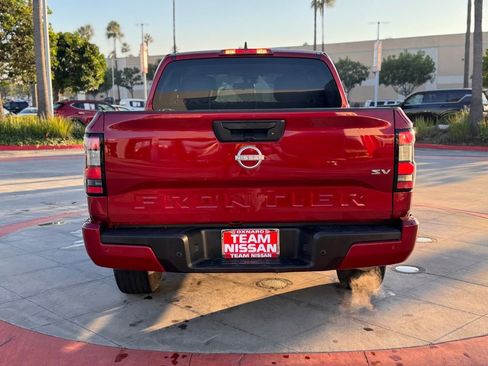 Certified 2024 Nissan Frontier SV w/ Technology Package image 7