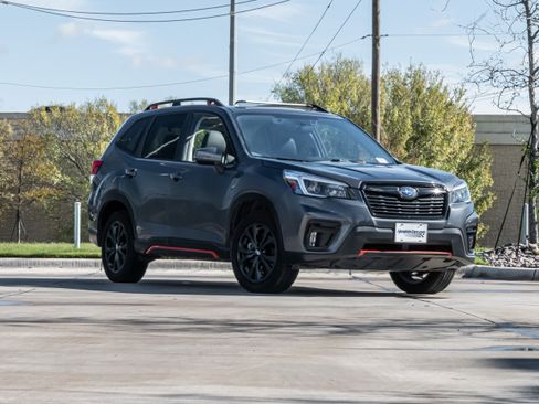 Used 2021 Subaru Forester Sport image 2