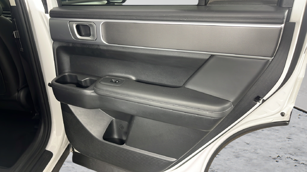 Used 2025 Hyundai Santa Fe SEL AWD/4WD image 19