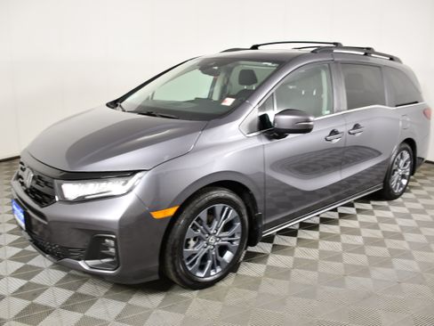 Certified 2025 Honda Odyssey Touring image 10