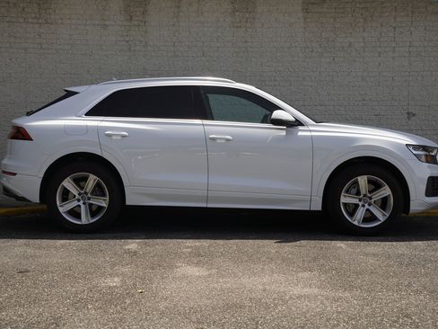 Used 2019 Audi Q8 Premium w/ Convenience Package AWD/4WD image 7