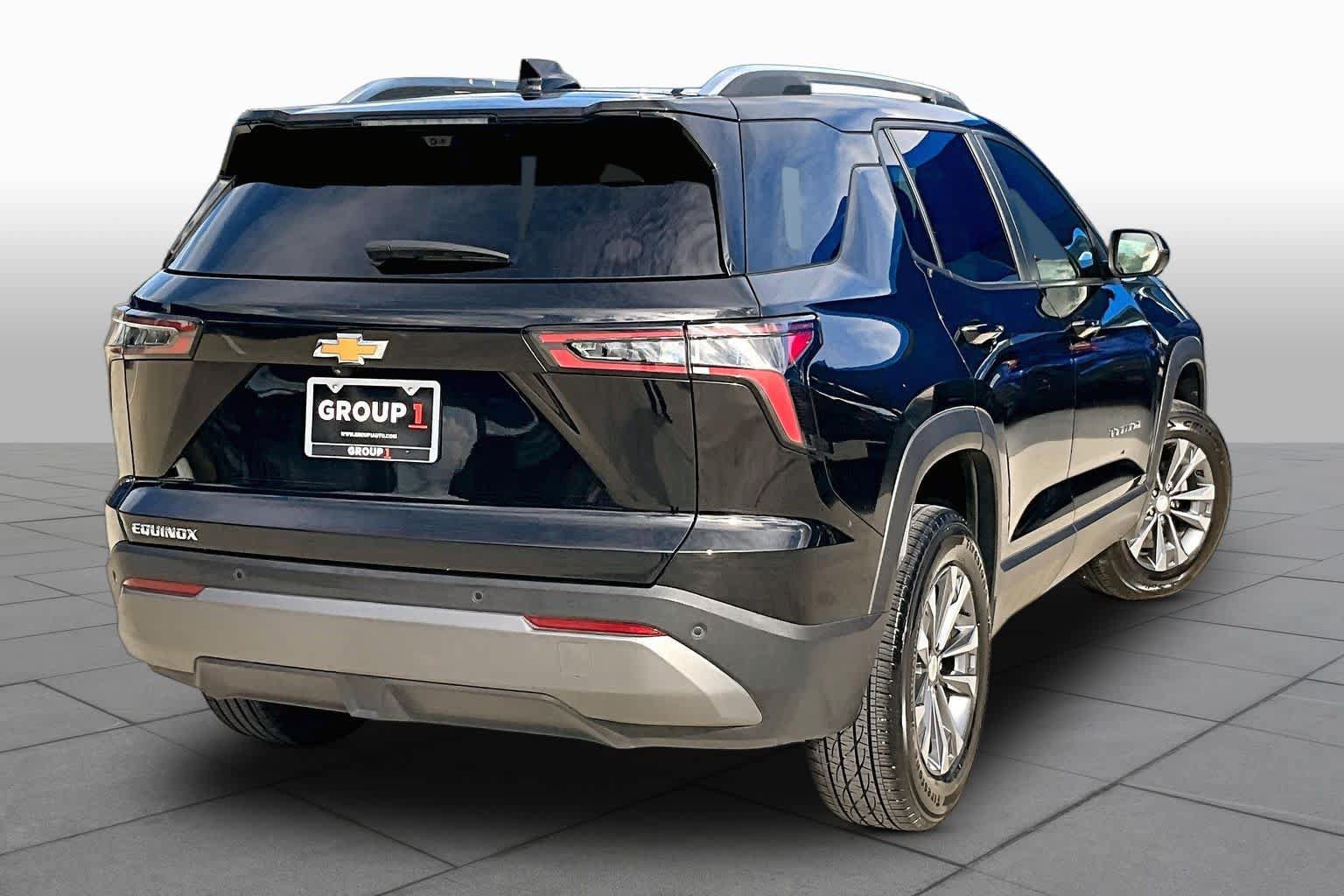 Used 2025 Chevrolet Equinox LT w/ Convenience Package II FWD image 12