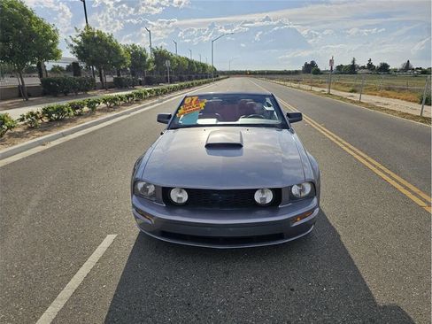 Used 2007 Ford Mustang GT RWD image 2