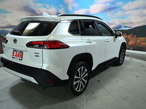 Used 2023 Toyota Corolla Cross XLE w/ Convenience Package image 9