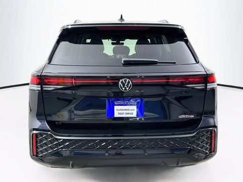 Used 2025 Volkswagen Tiguan SE R-Line FWD image 16