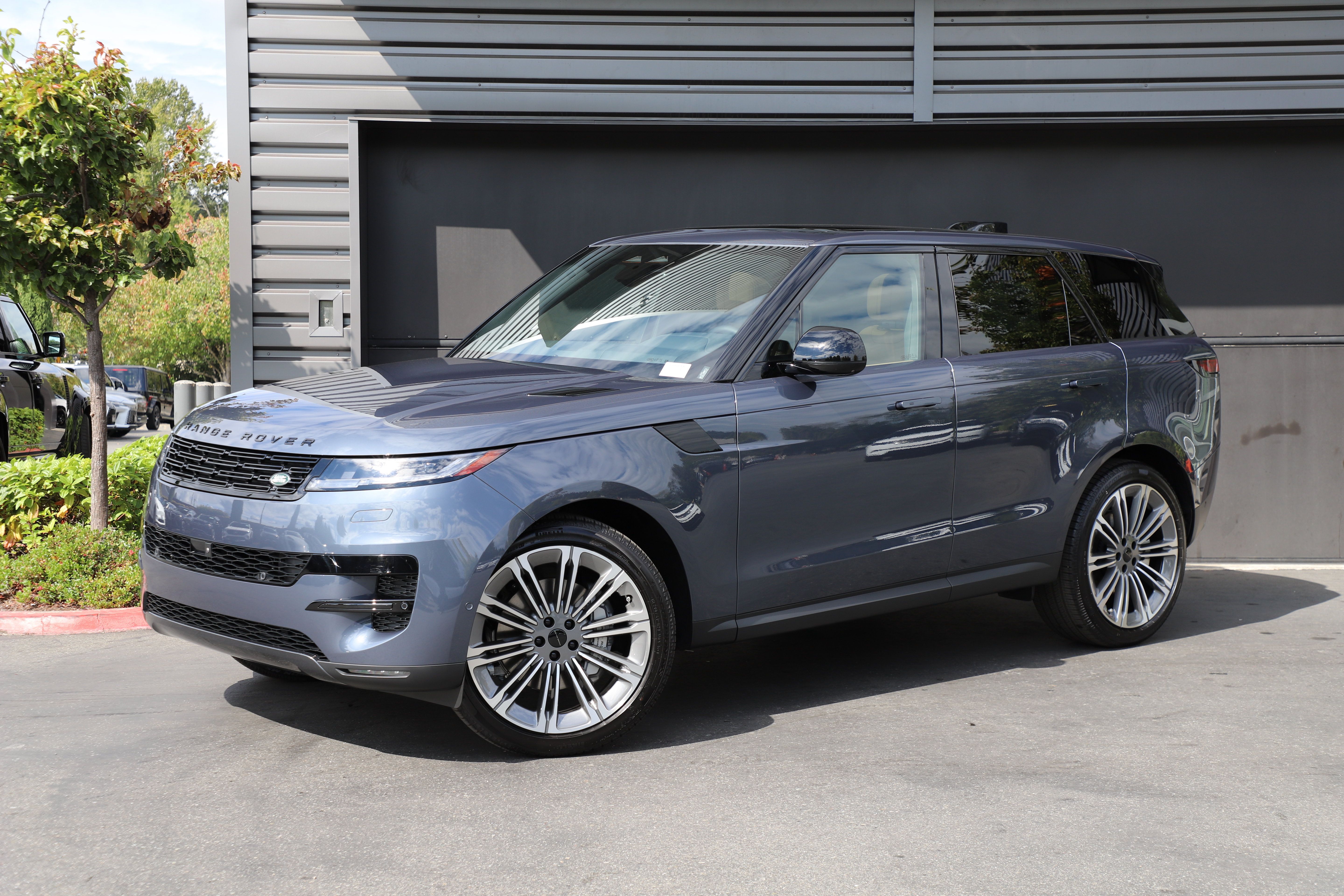 New 2026 Land Rover Range Rover Sport SE AWD/4WD image 1