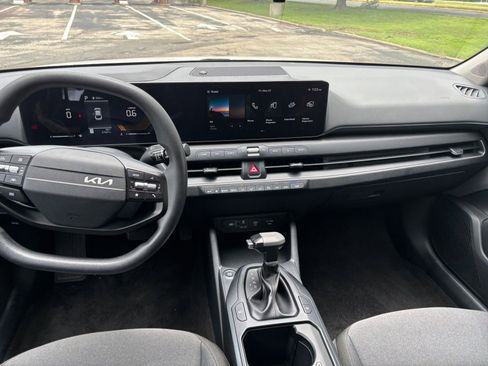 Used 2025 Kia K4 FWD image 28