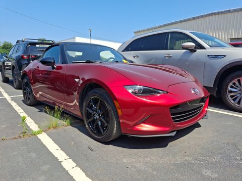 Used 2021 MAZDA MX-5 Miata Sport RWD image 1