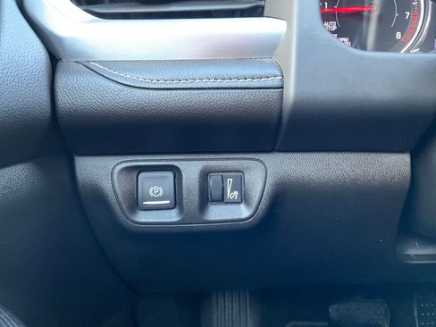 Used 2021 GMC Acadia SLT w/ Elevation Edition image 26