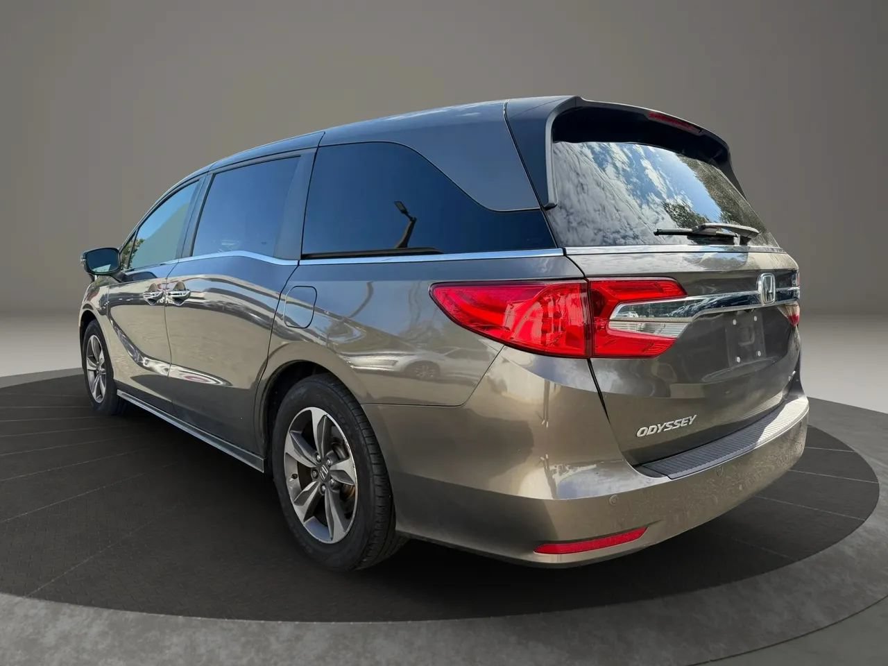 Used 2018 Honda Odyssey Touring image 7