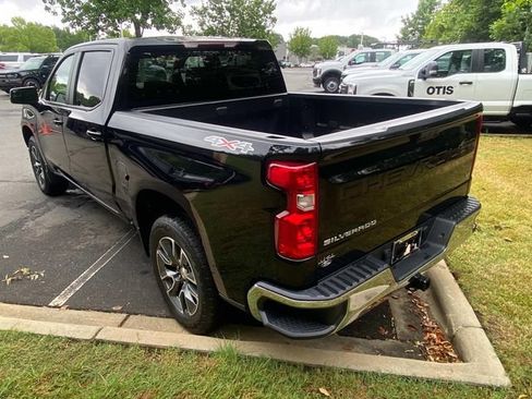 Used 2023 Chevrolet Silverado 1500 LT AWD/4WD image 29