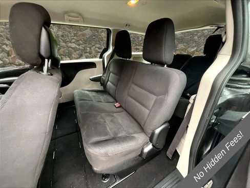 Used 2015 Dodge Grand Caravan American Value Package w/ UConnect Hands-Free Group FWD image 21