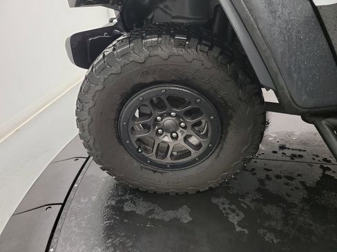 Used 2023 Jeep Wrangler Unlimited Sport image 30