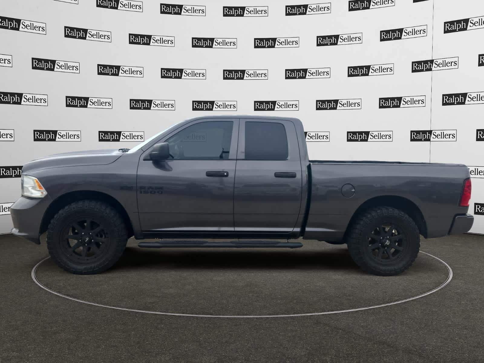 Used 2015 RAM 1500 Express RWD image 3