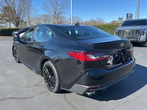 Used 2025 Toyota Camry SE image 7