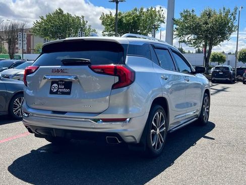 Used 2020 GMC Terrain Denali w/ Denali Premium Package AWD/4WD image 9