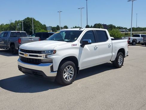 Used 2021 Chevrolet Silverado 1500 LT AWD/4WD image 3