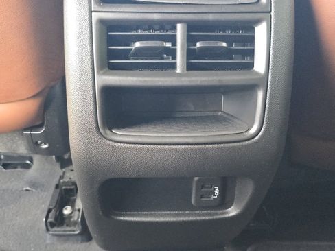 Used 2019 Cadillac XT5 Luxury image 18