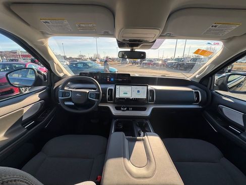 Certified 2025 Ford Expedition Active image 20