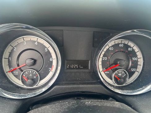 Used 2018 Dodge Grand Caravan SXT FWD image 24
