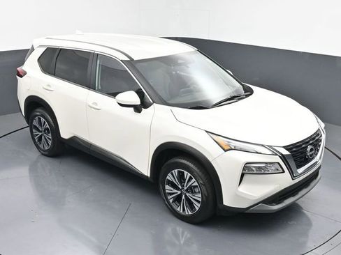 Used 2023 Nissan Rogue SV image 37