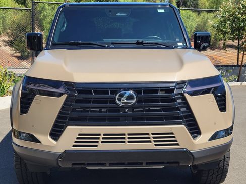 Used 2024 Lexus GX 550 AWD/4WD image 10