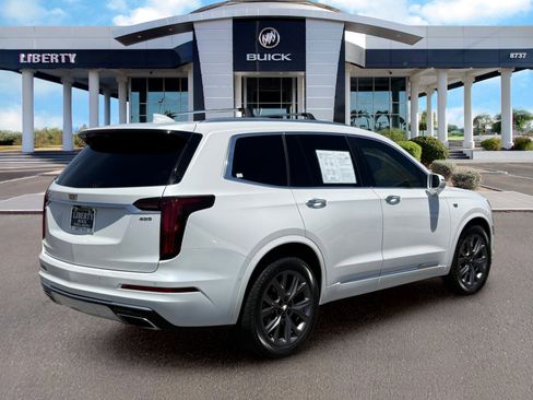 Used 2020 Cadillac XT6 Premium Luxury w/ Platinum Package AWD/4WD image 3