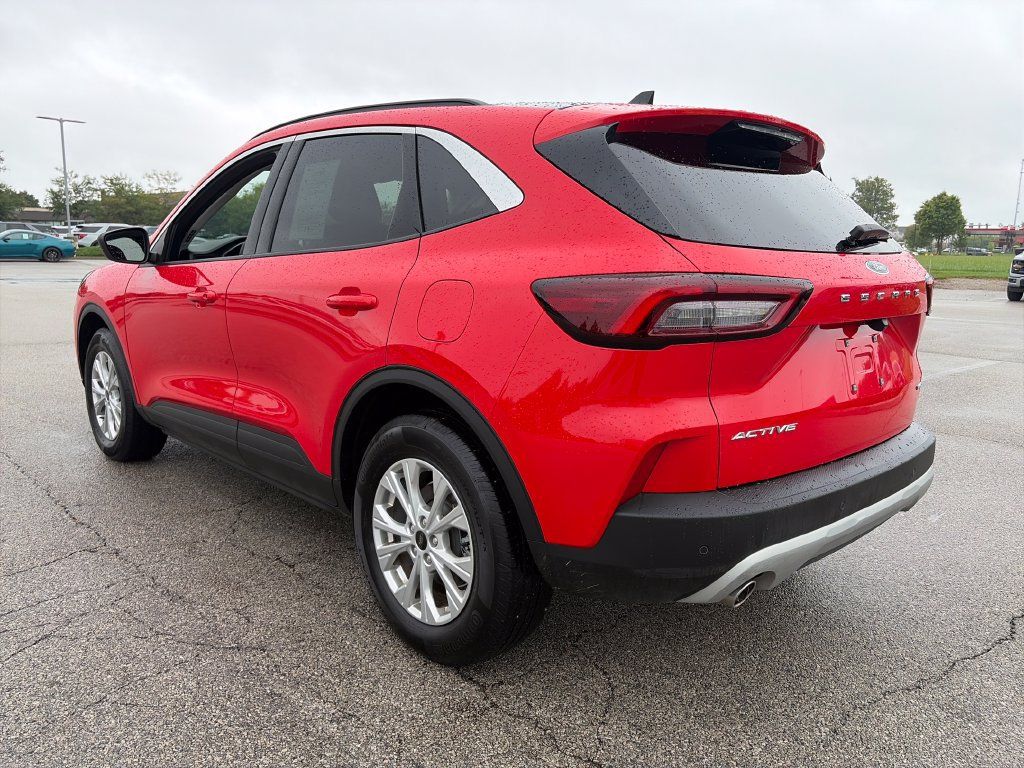 Used 2024 Ford Escape Active w/ Tech Pack #1 AWD/4WD image 5