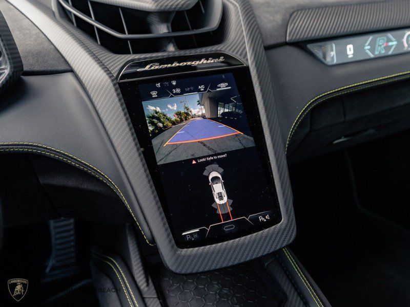 Used 2025 Lamborghini Revuelto AWD/4WD image 18