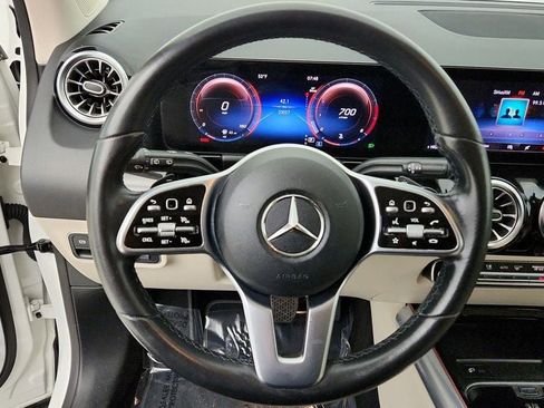 Used 2023 Mercedes-Benz GLA 250 w/ Premium Package image 12