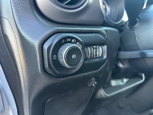 Used 2022 Jeep Wrangler Unlimited Sport AWD/4WD image 27
