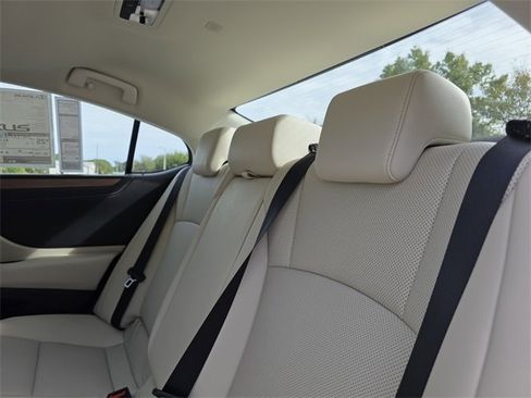 New 2025 Lexus ES 350 w/ Premium Package image 16